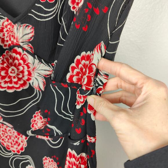 Vintage INC International Concepts Midi Dress Size 6 Black Red‎ Floral 100% Silk - Picture 5 of 9